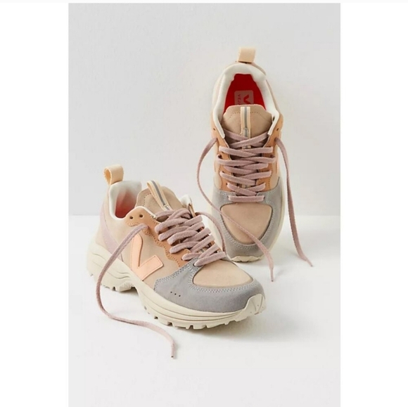 VEJA Venturi suede almond peach multico size US 5 NWT - Picture 1 of 11